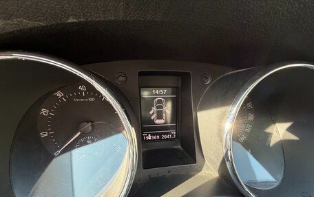 Skoda Yeti I рестайлинг, 2013 год, 1 000 000 рублей, 32 фотография