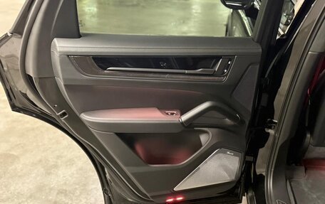 Porsche Cayenne III, 2025 год, 24 фотография