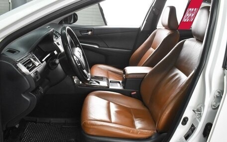 Toyota Camry, 2017 год, 1 925 000 рублей, 10 фотография