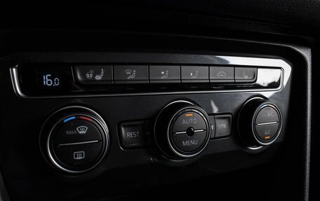 Volkswagen Tiguan II, 2020 год, 2 387 000 рублей, 14 фотография