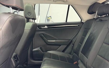 Volkswagen T-Roc I, 2022 год, 1 650 008 рублей, 12 фотография