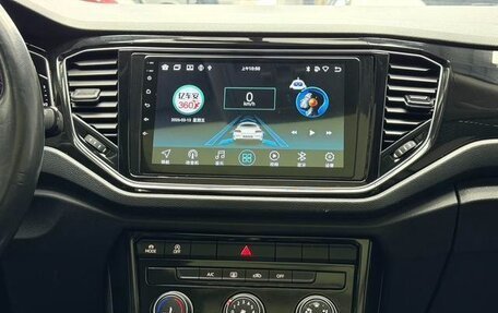 Volkswagen T-Roc I, 2022 год, 1 650 008 рублей, 11 фотография