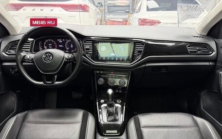 Volkswagen T-Roc I, 2022 год, 1 650 008 рублей, 10 фотография