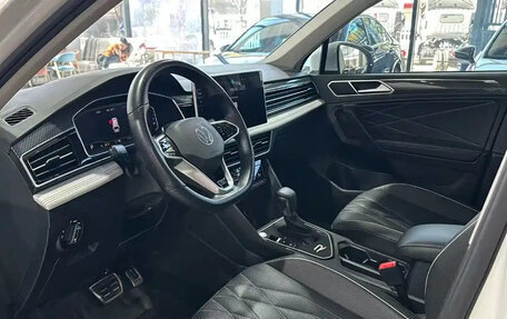 Volkswagen Tiguan II, 2023 год, 2 784 757 рублей, 7 фотография