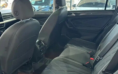 Volkswagen Tiguan II, 2023 год, 2 784 757 рублей, 8 фотография