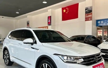 Volkswagen Tiguan II, 2023 год, 2 784 757 рублей, 1 фотография