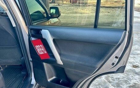 Toyota Land Cruiser Prado 150 рестайлинг 2, 2018 год, 4 690 000 рублей, 24 фотография