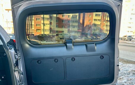 Toyota Land Cruiser Prado 150 рестайлинг 2, 2018 год, 4 690 000 рублей, 26 фотография