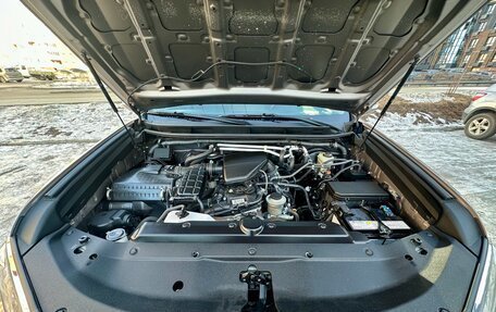 Toyota Land Cruiser Prado 150 рестайлинг 2, 2018 год, 4 690 000 рублей, 31 фотография