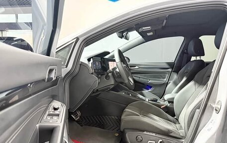 Volkswagen Golf VIII, 2023 год, 1 940 000 рублей, 4 фотография