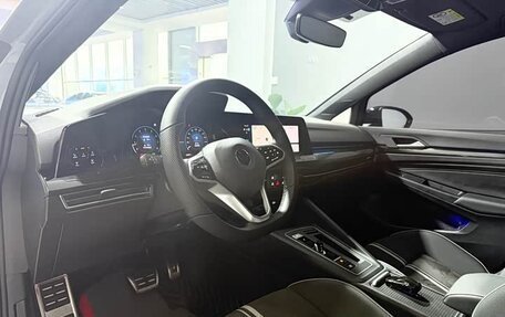 Volkswagen Golf VIII, 2023 год, 1 940 000 рублей, 10 фотография