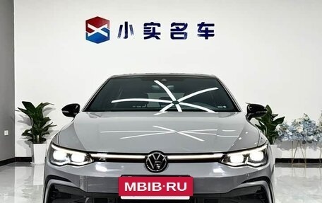 Volkswagen Golf VIII, 2023 год, 1 940 000 рублей, 2 фотография