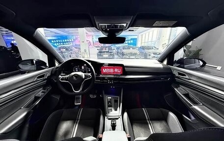 Volkswagen Golf VIII, 2023 год, 1 940 000 рублей, 6 фотография