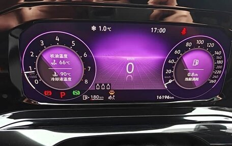 Volkswagen Golf VIII, 2023 год, 2 027 000 рублей, 18 фотография