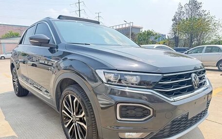 Volkswagen T-Roc I, 2022 год, 1 766 978 рублей, 3 фотография