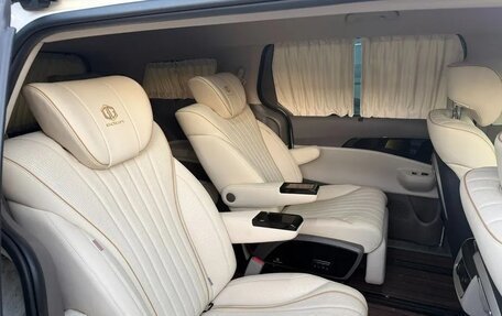 KIA Carnival, 2025 год, 7 344 757 рублей, 10 фотография