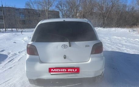 Toyota Vitz, 2000 год, 350 000 рублей, 3 фотография