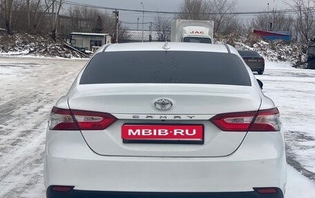 Toyota Camry, 2019 год, 1 950 000 рублей, 2 фотография