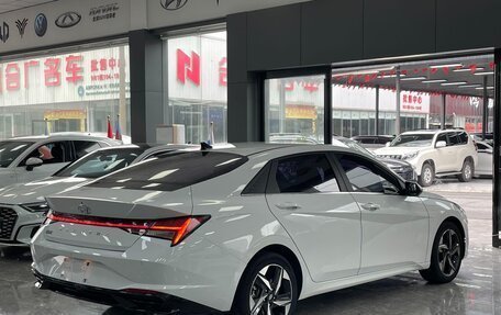 Hyundai Elantra, 2022 год, 1 240 000 рублей, 7 фотография