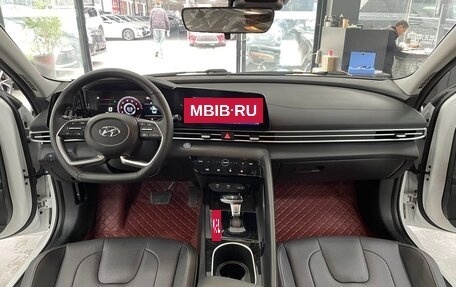 Hyundai Elantra, 2022 год, 1 240 000 рублей, 12 фотография