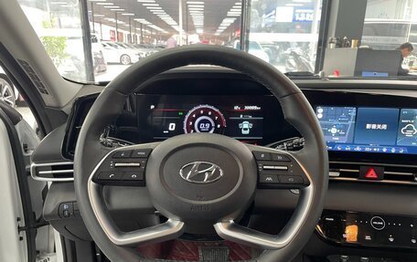 Hyundai Elantra, 2022 год, 1 240 000 рублей, 9 фотография