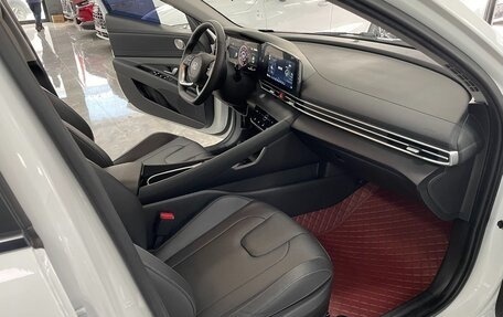 Hyundai Elantra, 2022 год, 1 240 000 рублей, 11 фотография