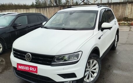 Volkswagen Tiguan II, 2019 год, 2 000 000 рублей, 1 фотография