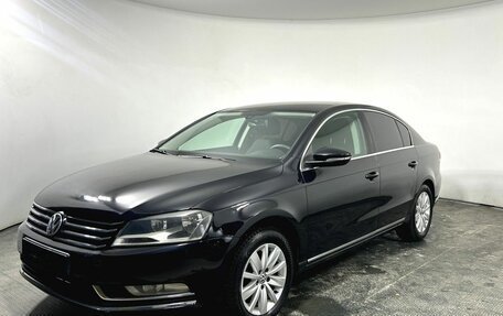 Volkswagen Passat B7, 2011 год, 1 070 000 рублей, 1 фотография