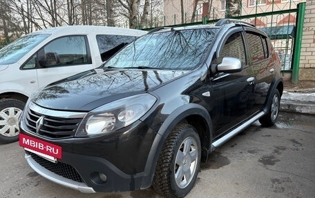 Renault Sandero I, 2013 год, 770 000 рублей, 2 фотография