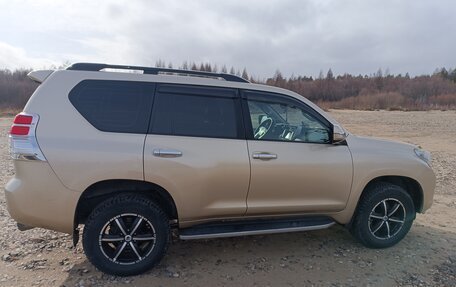 Toyota Land Cruiser Prado 150 рестайлинг 2, 2010 год, 2 900 000 рублей, 8 фотография