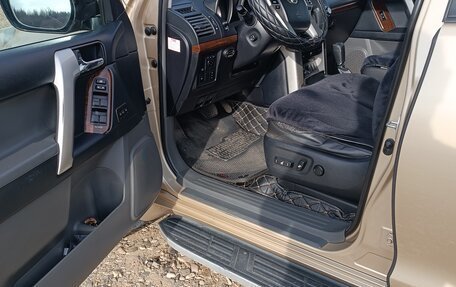 Toyota Land Cruiser Prado 150 рестайлинг 2, 2010 год, 2 900 000 рублей, 13 фотография