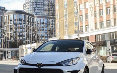 Toyota Yaris, 2021 год, 3 950 000 рублей, 3 фотография