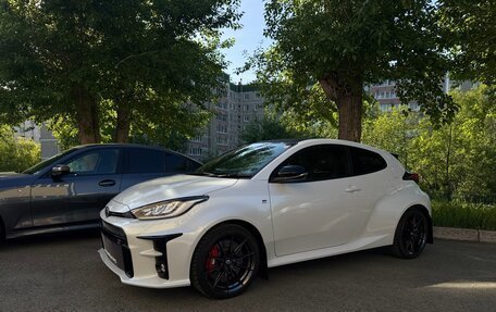 Toyota Yaris, 2021 год, 3 950 000 рублей, 6 фотография