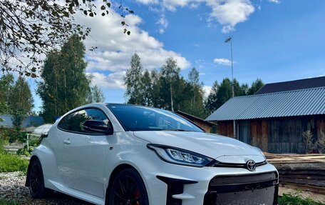 Toyota Yaris, 2021 год, 3 950 000 рублей, 7 фотография