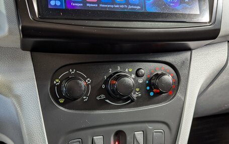 Renault Logan II, 2014 год, 680 000 рублей, 17 фотография