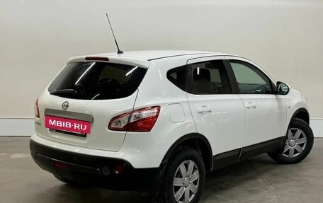 Nissan Qashqai, 2011 год, 1 057 000 рублей, 2 фотография