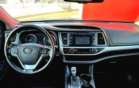 Toyota Highlander III, 2014 год, 2 650 000 рублей, 21 фотография