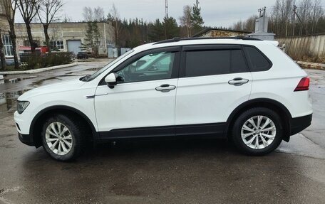 Volkswagen Tiguan II, 2019 год, 2 000 000 рублей, 2 фотография