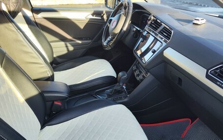 Volkswagen Tiguan II, 2019 год, 2 000 000 рублей, 3 фотография