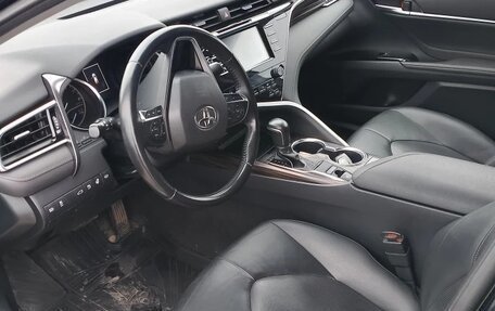 Toyota Camry, 2018 год, 2 500 000 рублей, 4 фотография