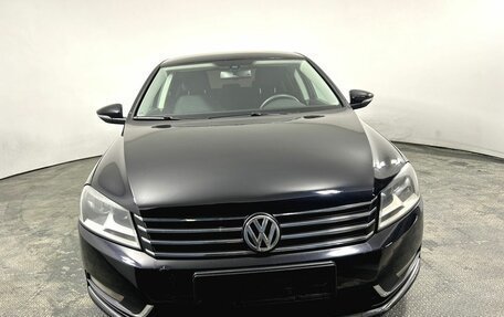 Volkswagen Passat B7, 2011 год, 1 070 000 рублей, 2 фотография