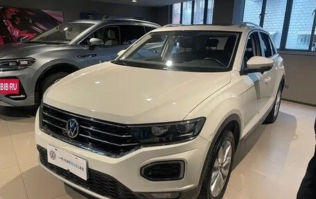 Volkswagen T-Roc I, 2021 год, 1 289 000 рублей, 2 фотография