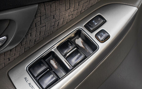 Toyota Land Cruiser Prado 120 рестайлинг, 2003 год, 1 499 000 рублей, 12 фотография