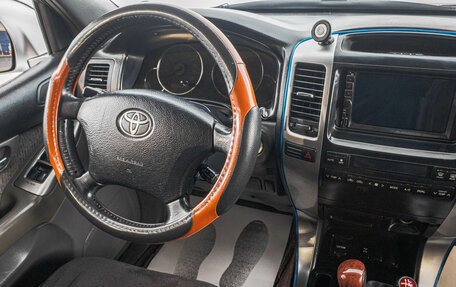 Toyota Land Cruiser Prado 120 рестайлинг, 2003 год, 1 499 000 рублей, 15 фотография