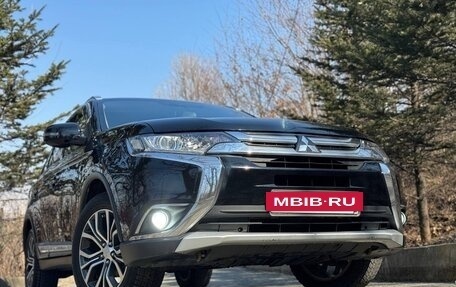 Mitsubishi Outlander III рестайлинг 3, 2017 год, 1 900 000 рублей, 15 фотография