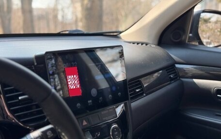 Mitsubishi Outlander III рестайлинг 3, 2017 год, 1 900 000 рублей, 26 фотография