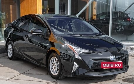 Toyota Prius IV XW50, 2016 год, 1 598 000 рублей, 4 фотография
