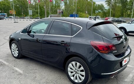 Opel Astra J, 2014 год, 970 000 рублей, 3 фотография