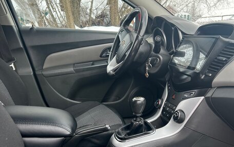 Chevrolet Cruze II, 2010 год, 570 000 рублей, 4 фотография