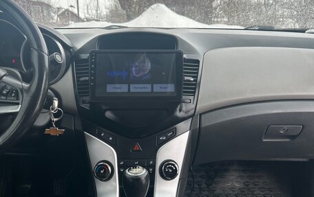 Chevrolet Cruze II, 2010 год, 570 000 рублей, 3 фотография